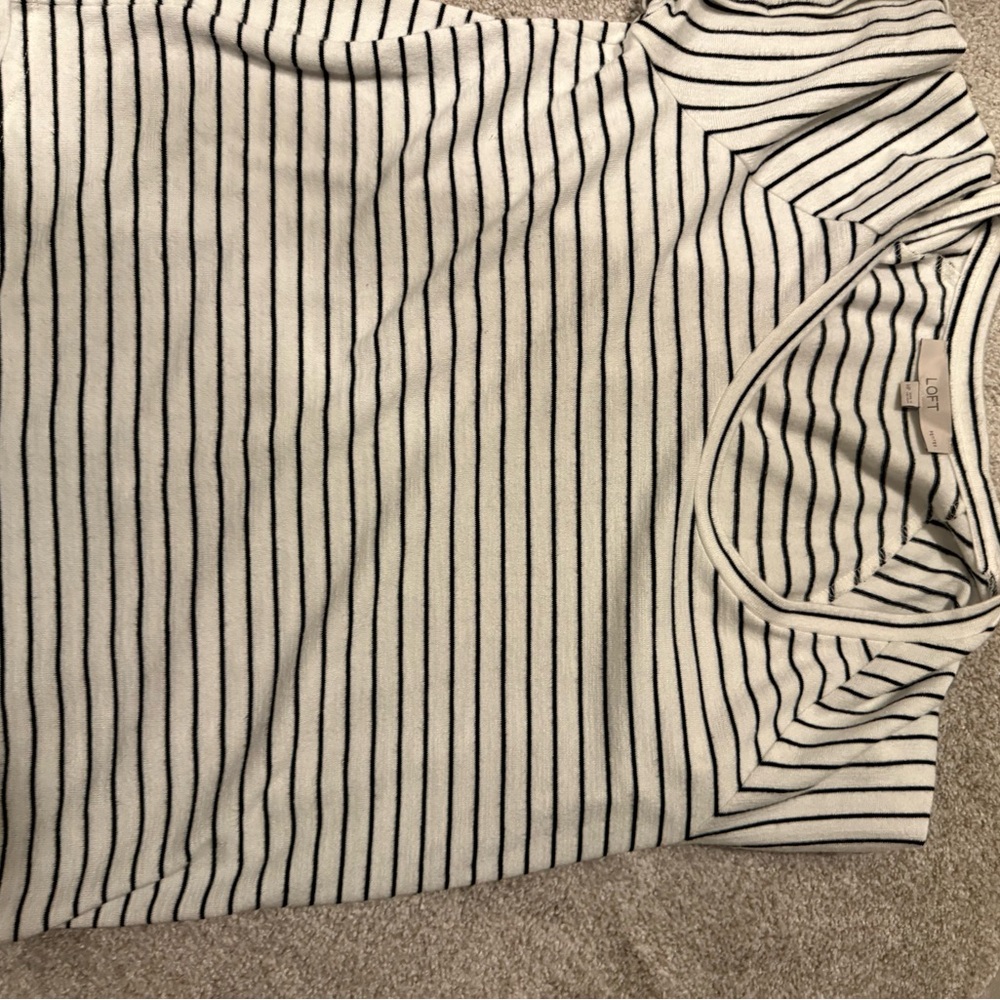 LOFT Women's Striped Black and White Top